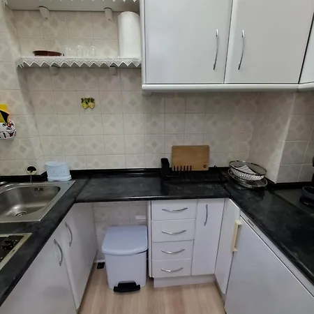 Sunny Seaview 베날마데나코스타